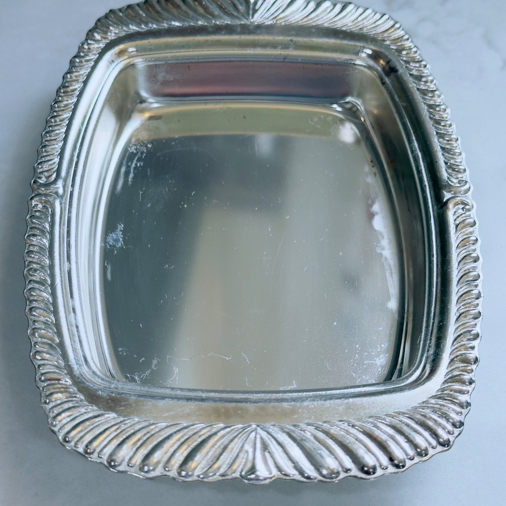 Vintage Silver Plated Gadroon Butter Dish with Glass Liner Fluted Dome Lid Good - Picture 9 of 14